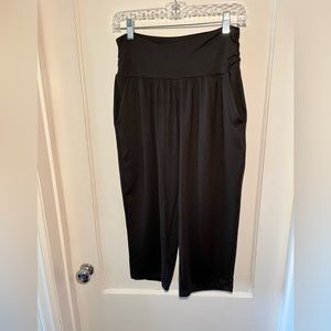 NWT High Waist Capri, yoga/lounge, size L